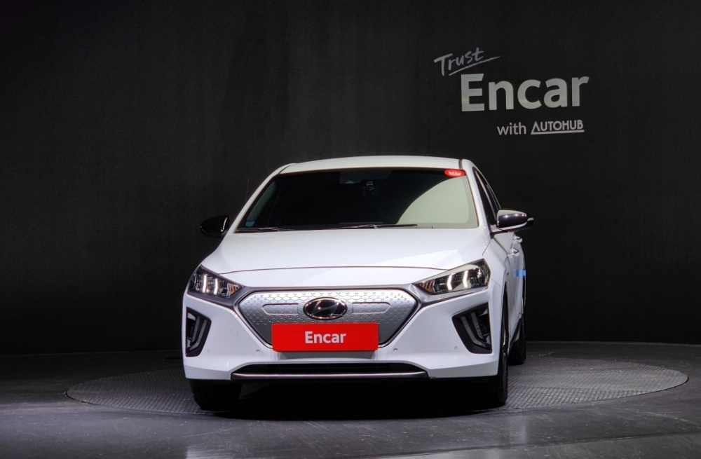 Hyundai The new Ioniq electric