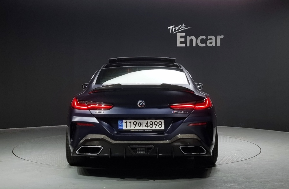 BMW 8 Series (G15)