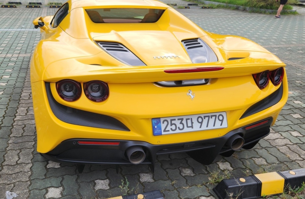 Ferrari F8 Spider