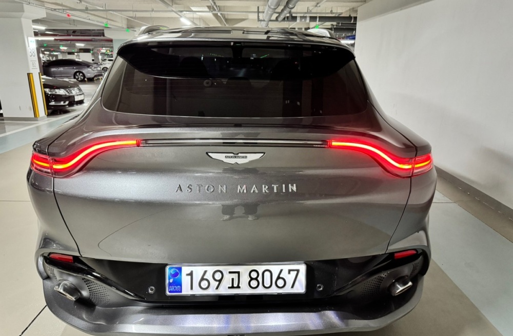 Aston martin DBX