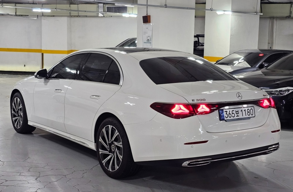 Mercedes-Benz E-Class W214