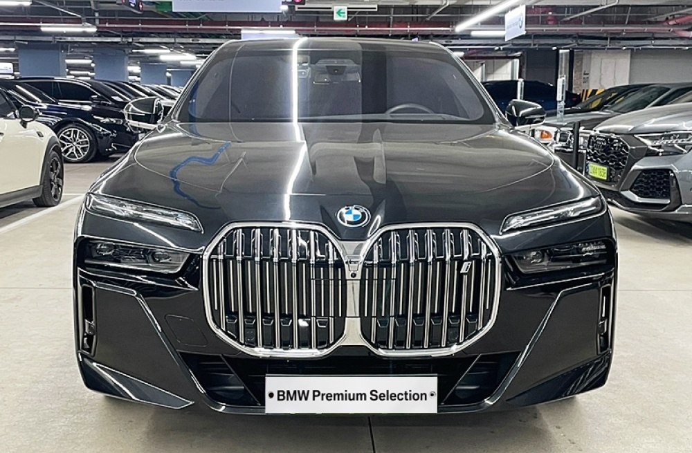 BMW i7 (G70)