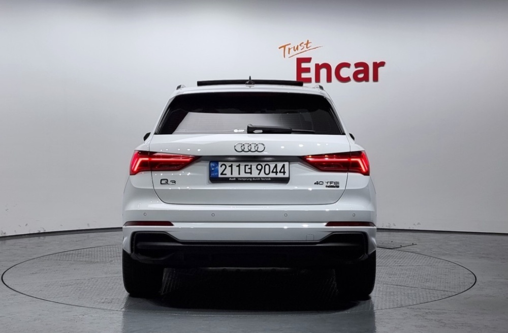 Audi Q3 (F3)