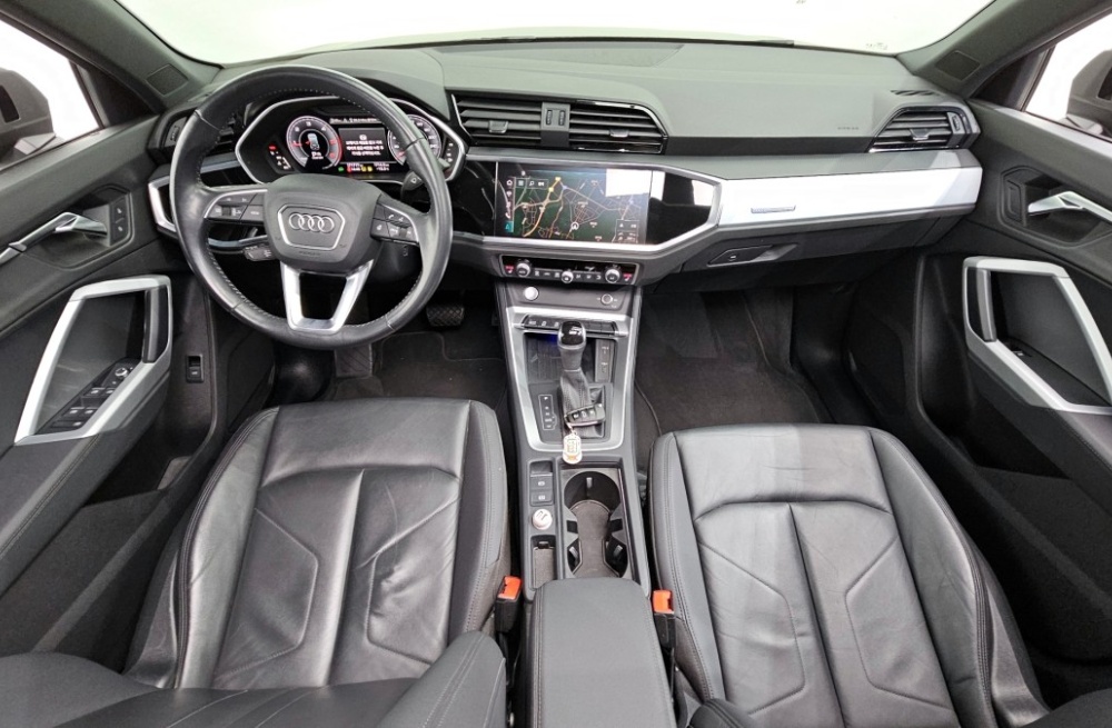 Audi Q3 (F3)