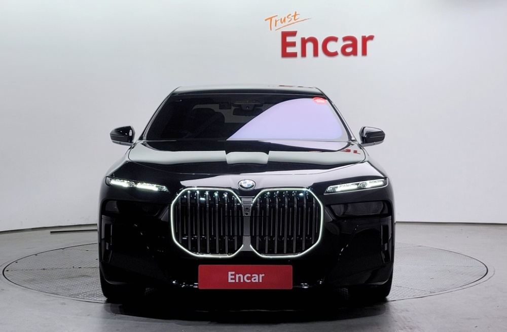 BMW 7 Series (G70)