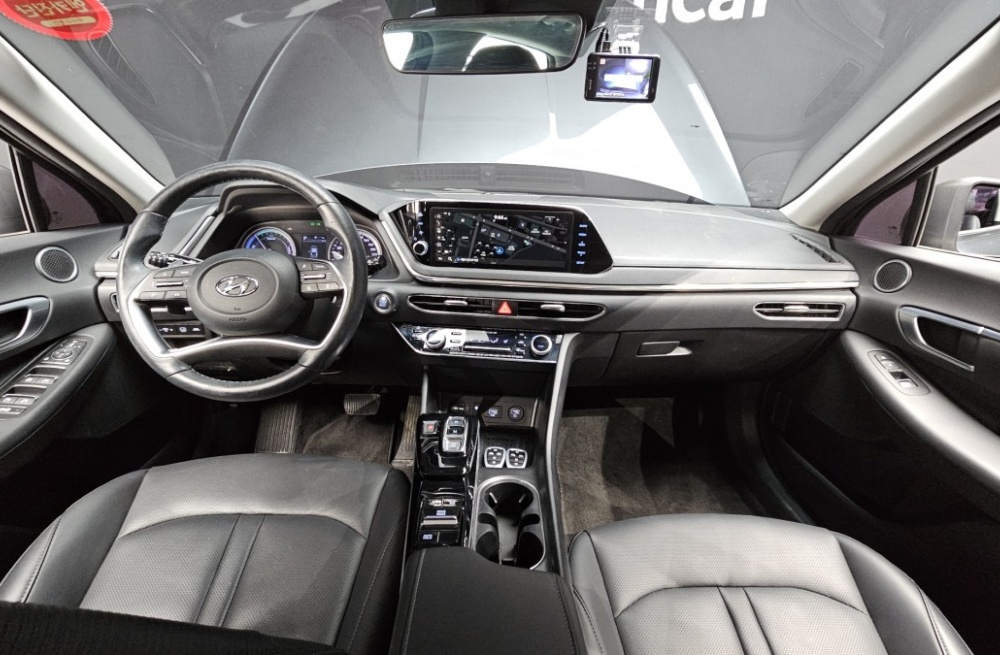Hyundai Sonata Hybrid (DN8)