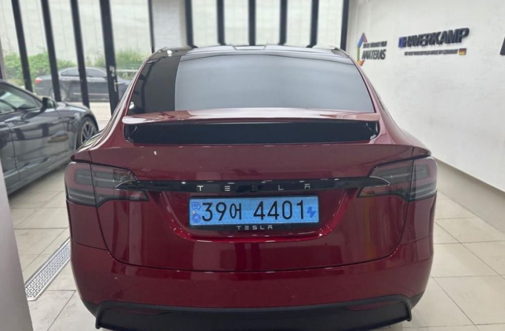 Tesla Model X