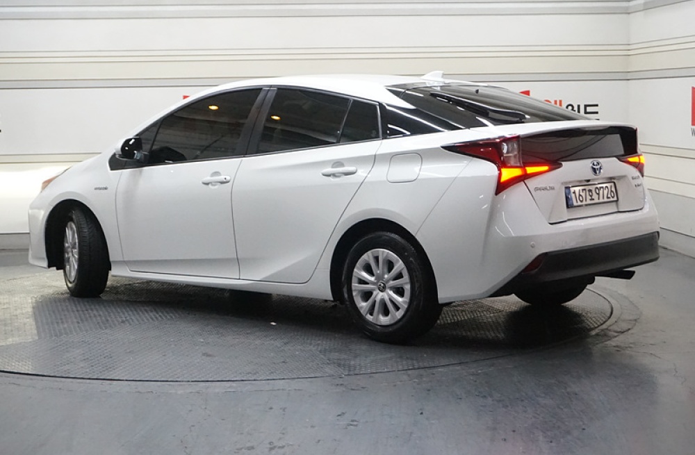 Toyota Prius 4th generation