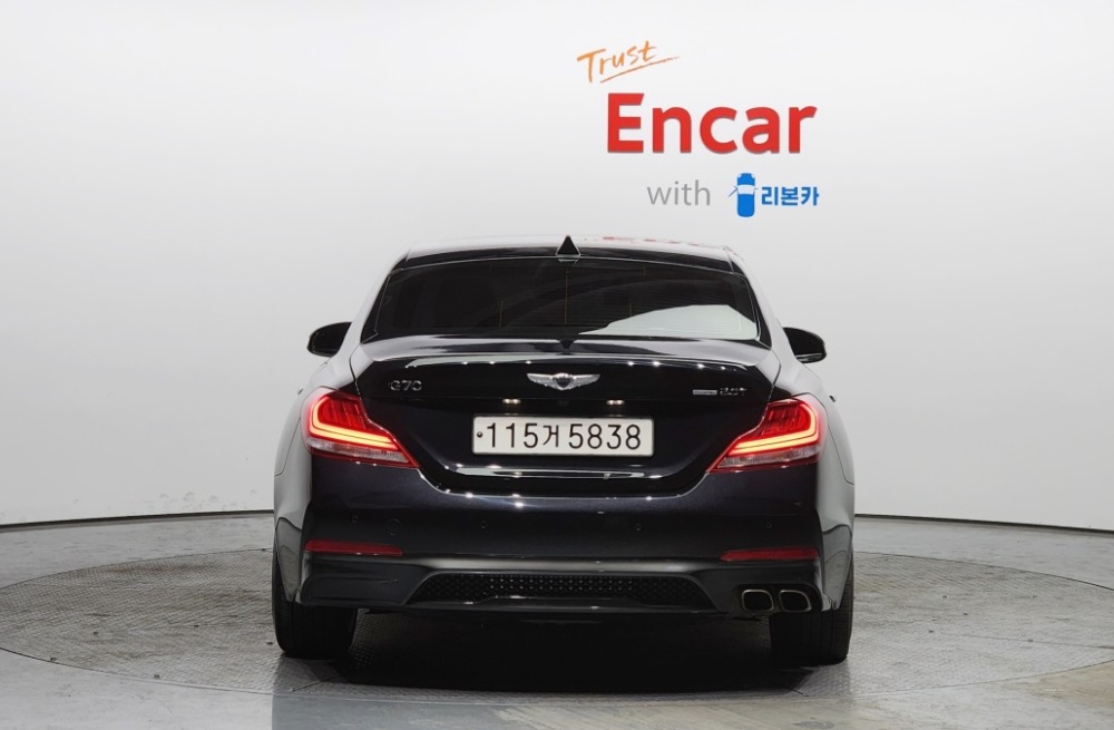 Genesis G70