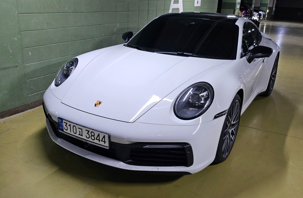 Porsche 911 (992)