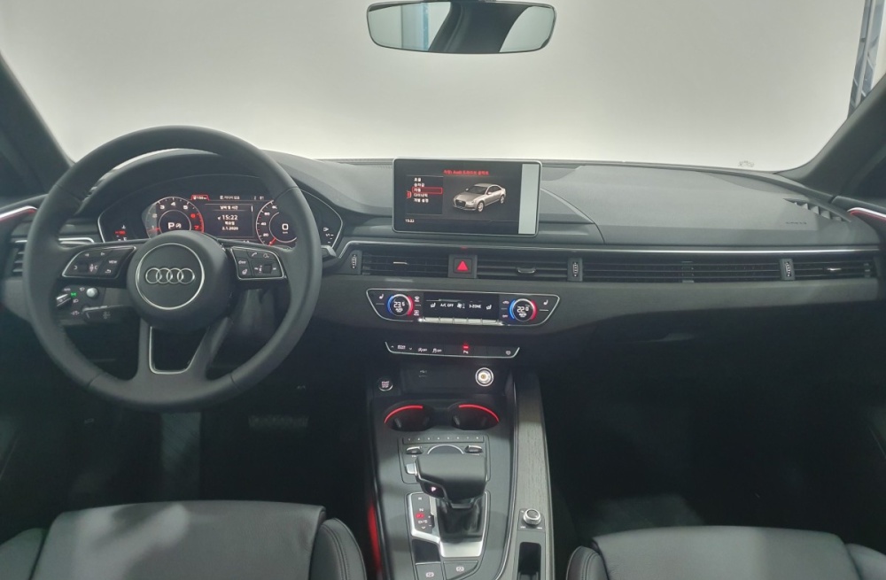 Audi A4 (B9)