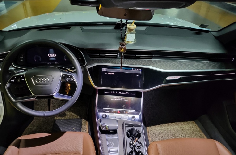 Audi A6 (C8)