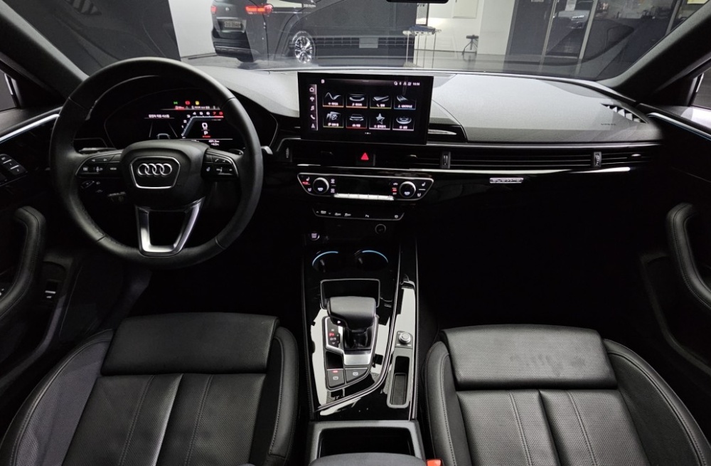 Audi A4 (B9)