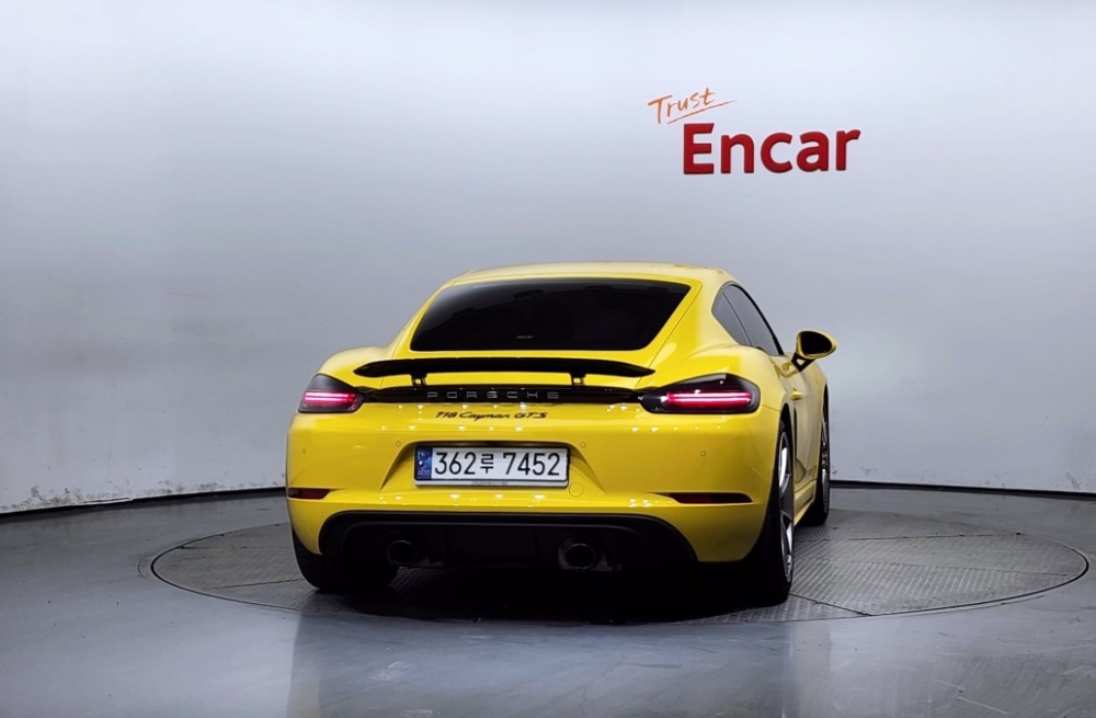 Porsche 718 Cayman
