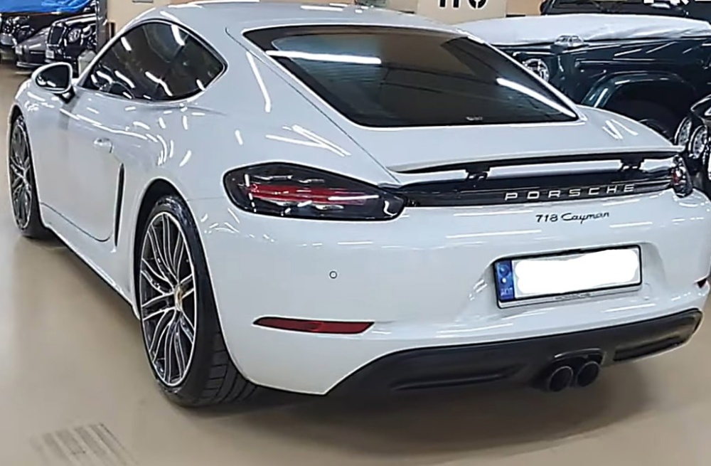 Porsche 718 Cayman