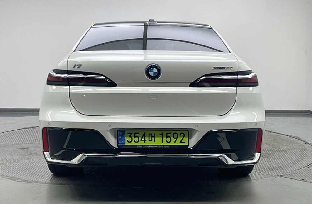 BMW i7 (G70)