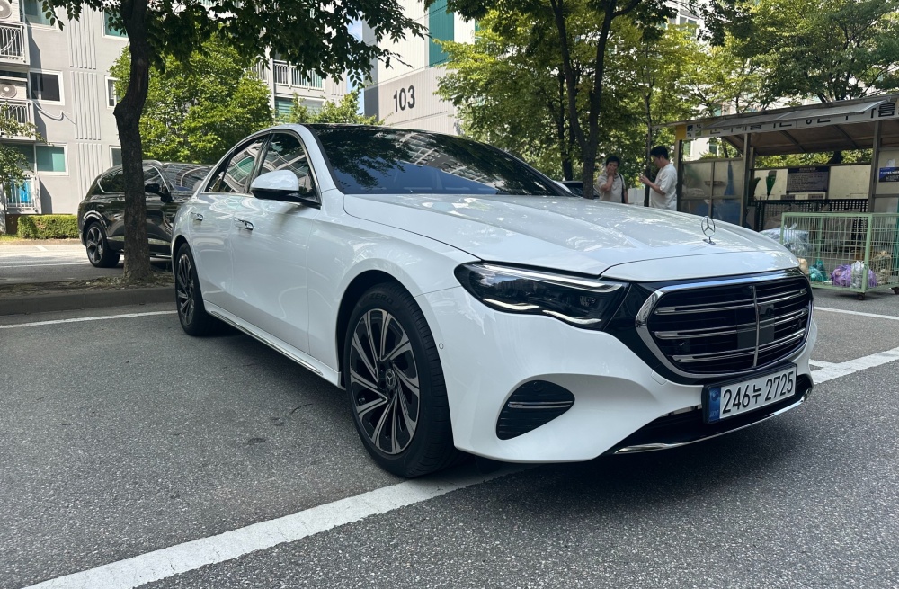 Mercedes-Benz E-Class W214