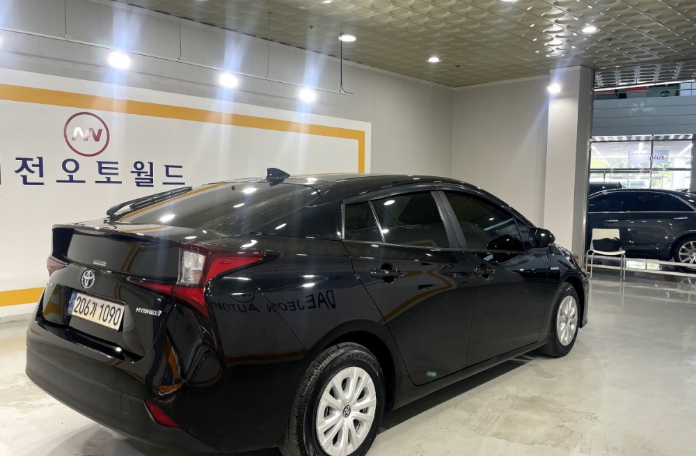 Toyota Prius 4th generation