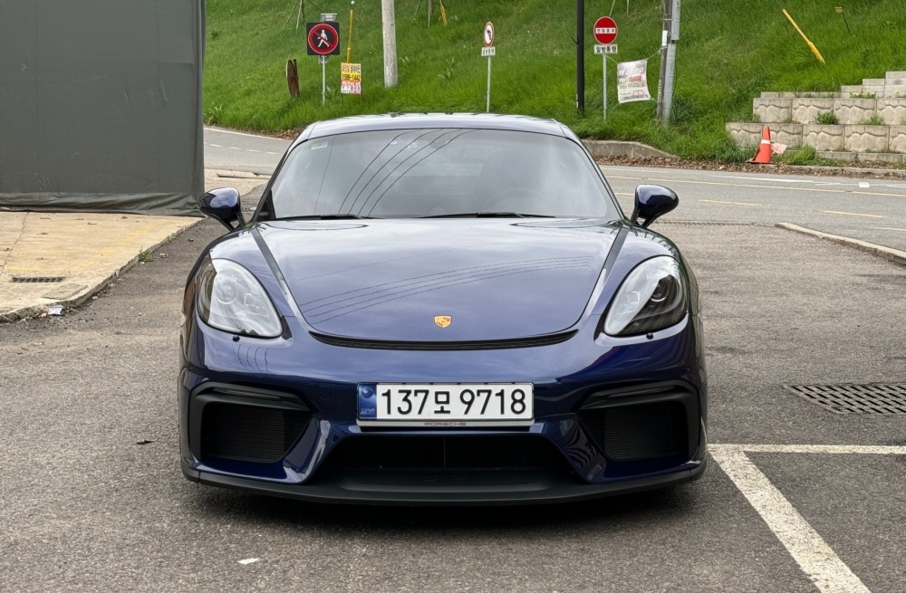 Porsche 718 Cayman