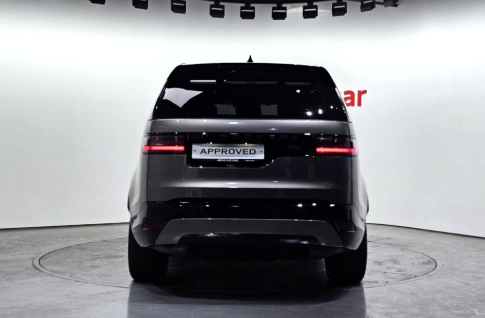 Land rover discovery 5