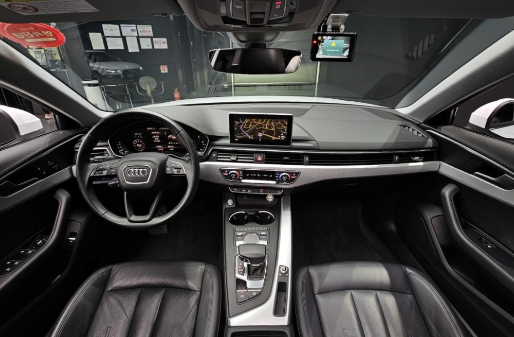 Audi A4 (B9)