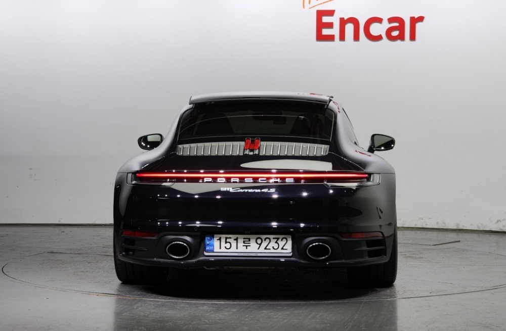 Porsche 911 (992)