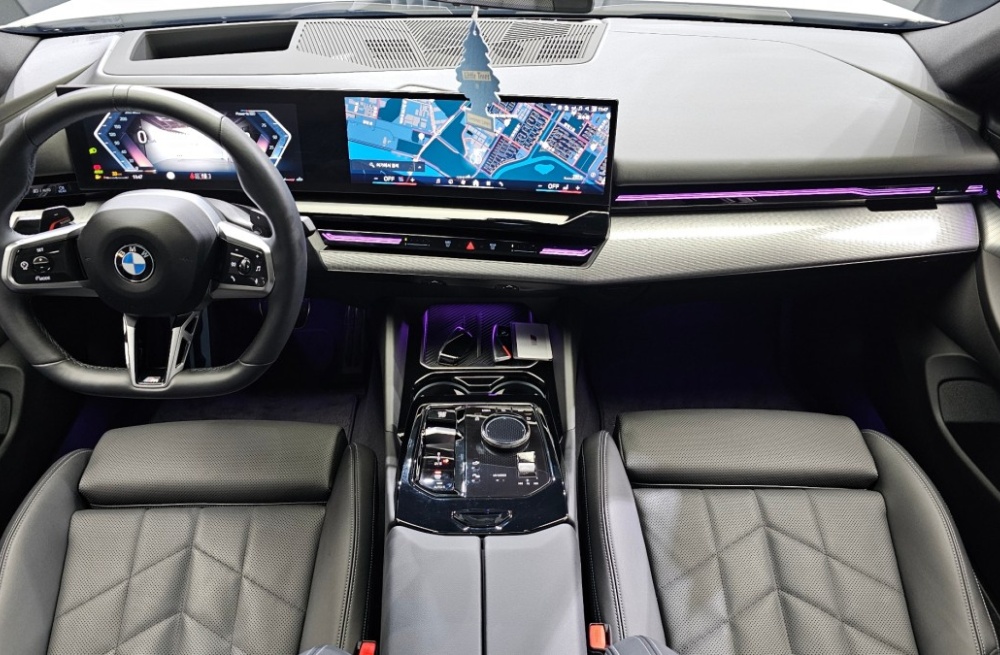 BMW 5 Series (G60)