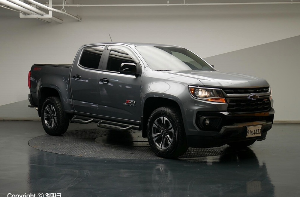 Chevrolet (GM Daewoo) real new colorado