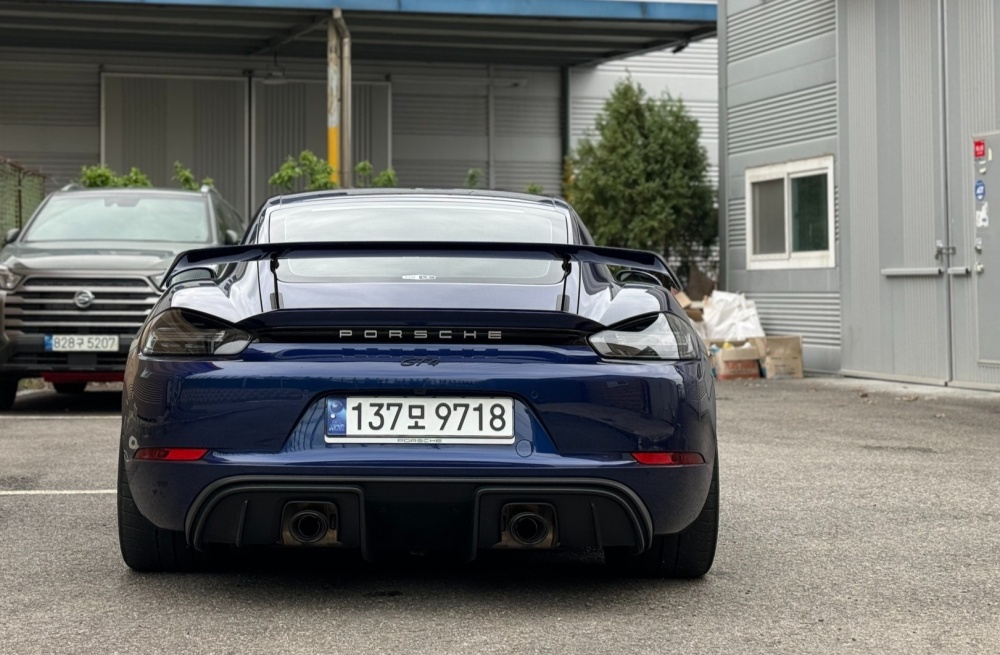 Porsche 718 Cayman