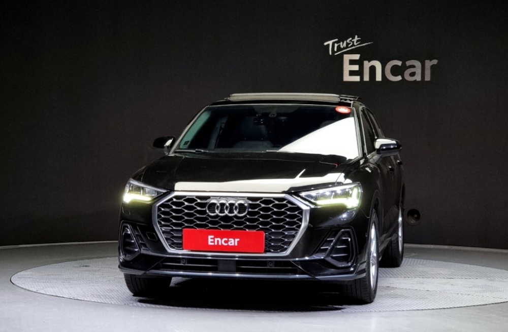 Audi Q3 (F3)