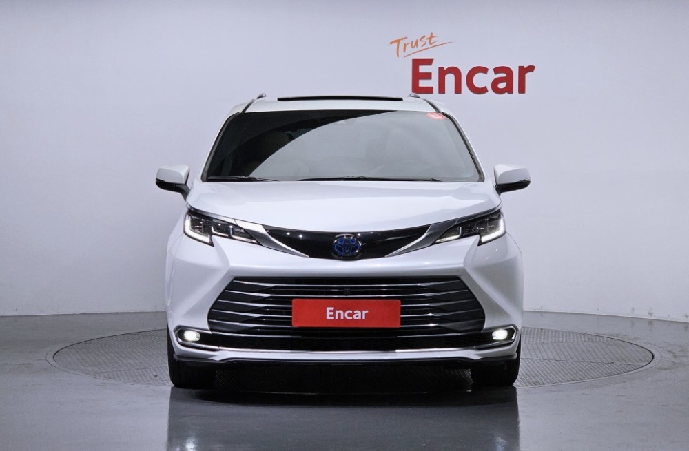 Toyota Sienna 4th generation