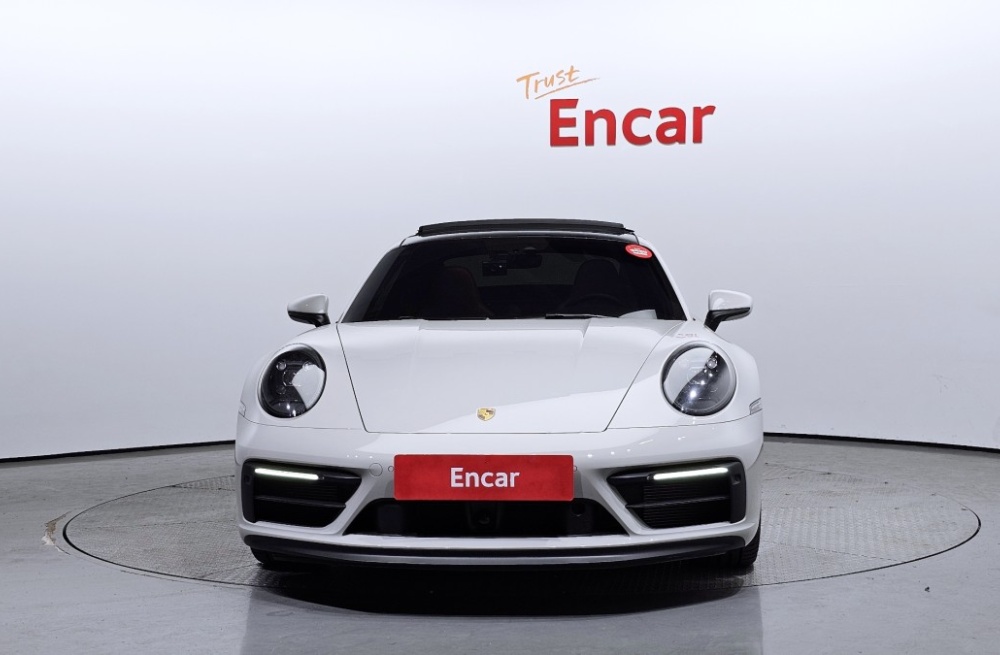 Porsche 911 (992)