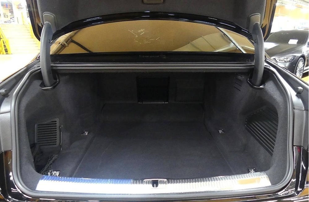 Audi A8 (D5)
