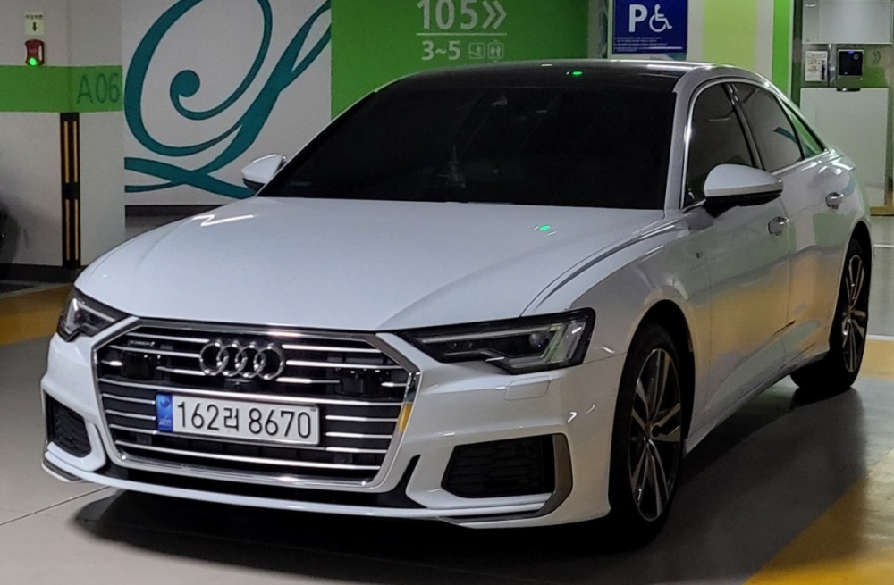 Audi A6 (C8)