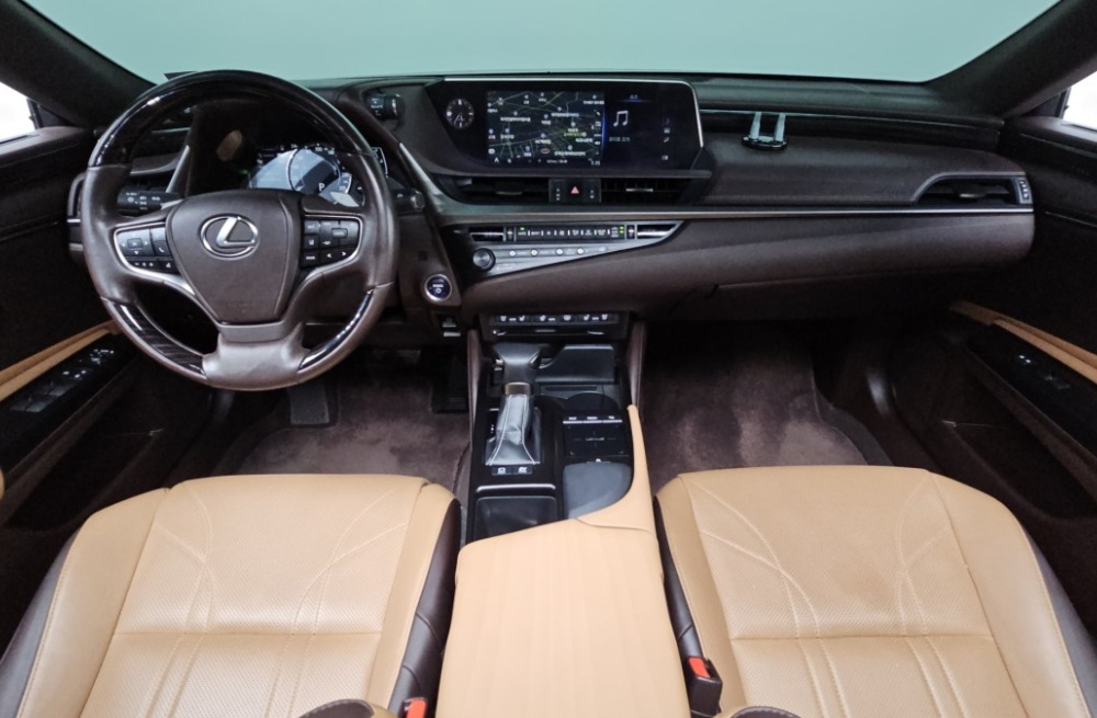 Lexus ES300h 7th generation