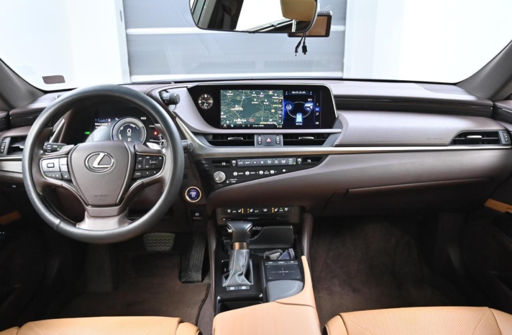 Lexus ES300h 7th generation