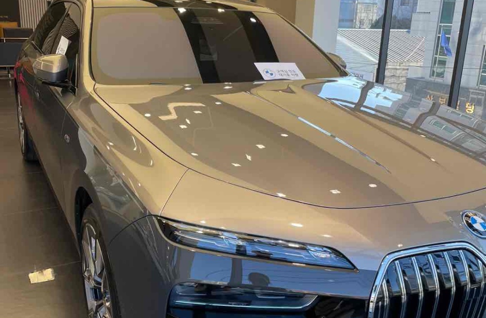 BMW i7 (G70)