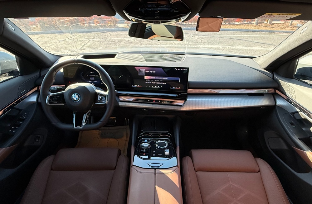 BMW i5 (G60)