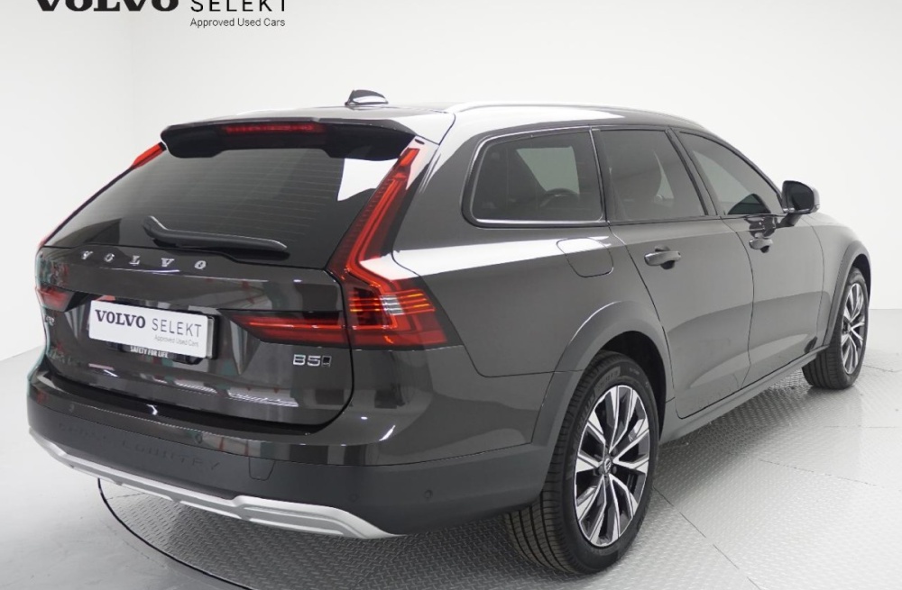 Volvo V90 Cross Country