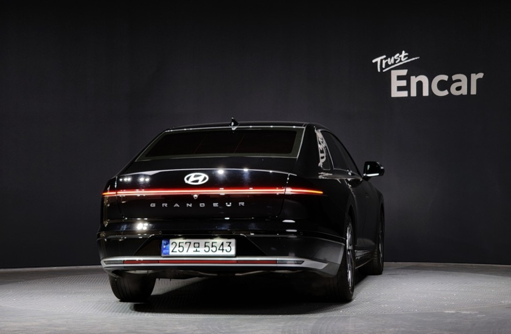 Hyundai Grandeur (GN7)