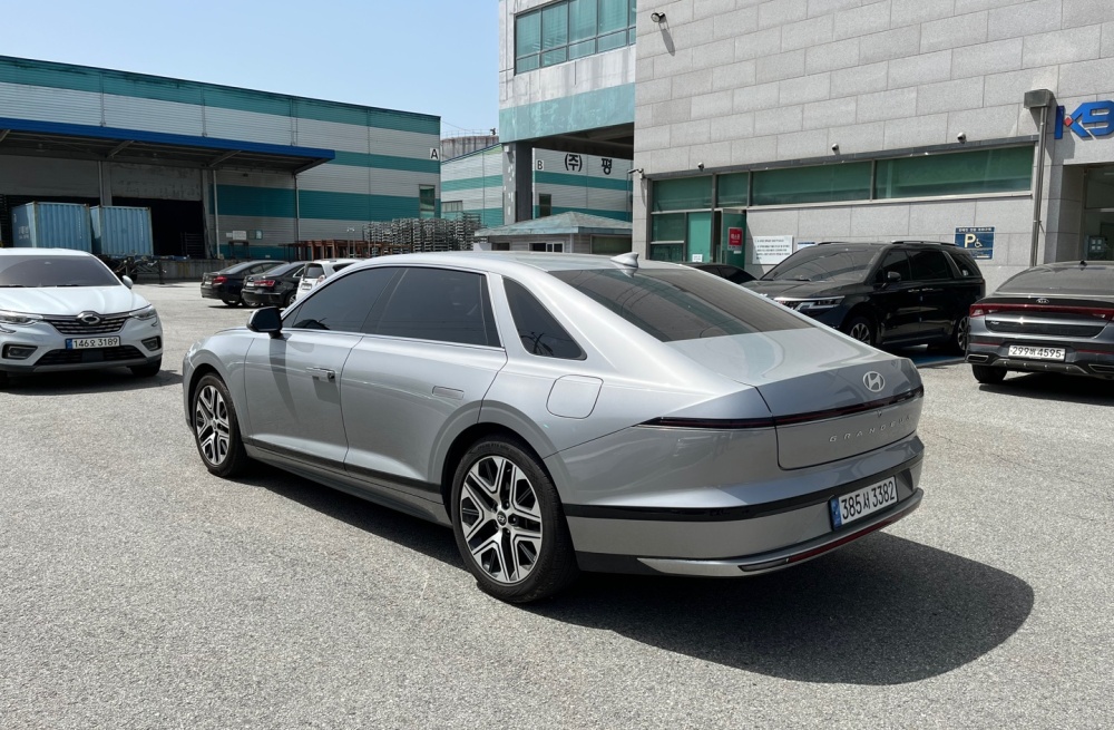 Hyundai Grandeur (GN7)