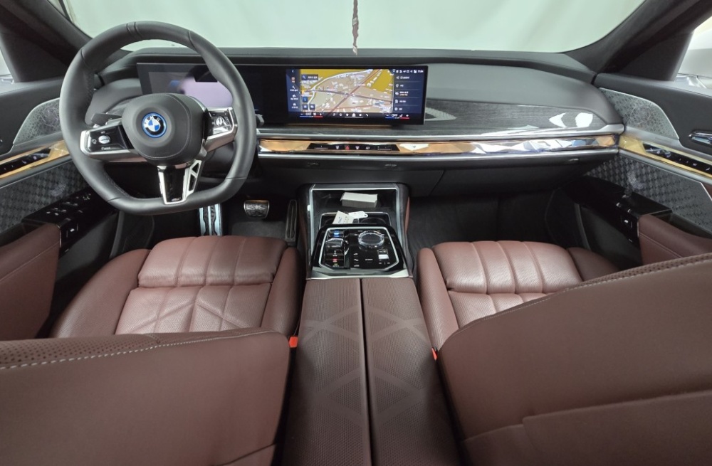 BMW i7 (G70)