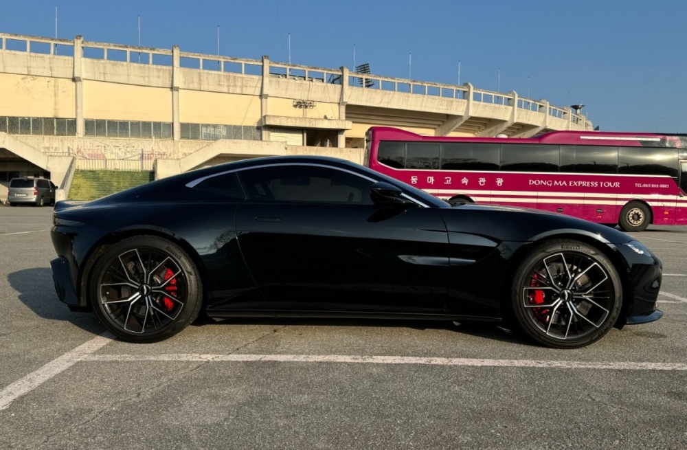 Aston martin Vantage 2nd generation