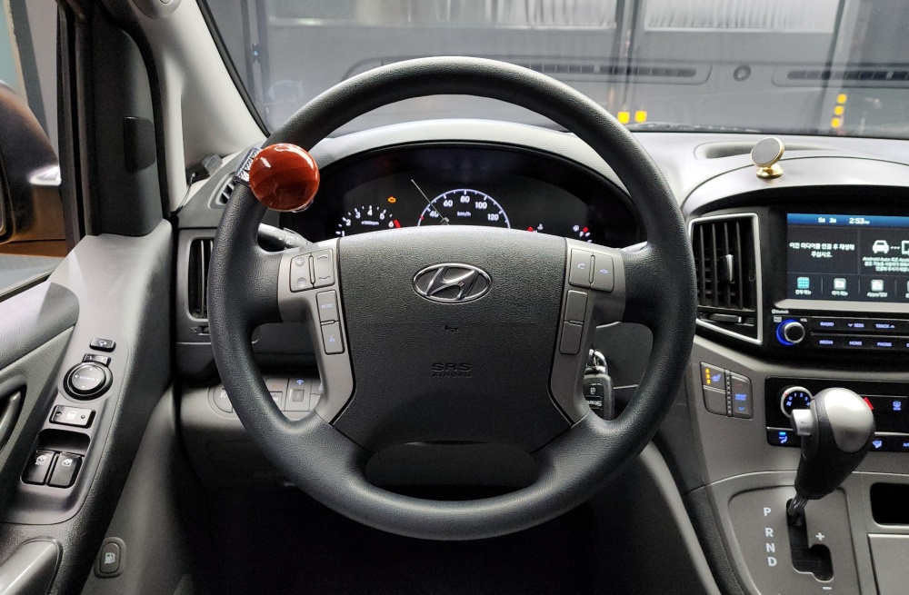 Hyundai The New Grand Starex