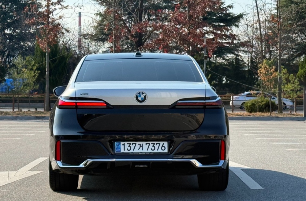 BMW 7 Series (G70)