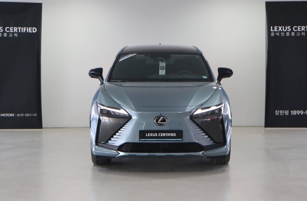 Lexus RZ450e