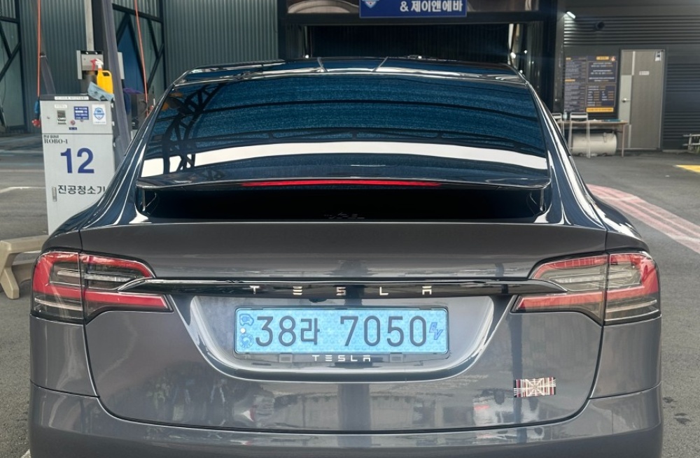 Tesla Model X