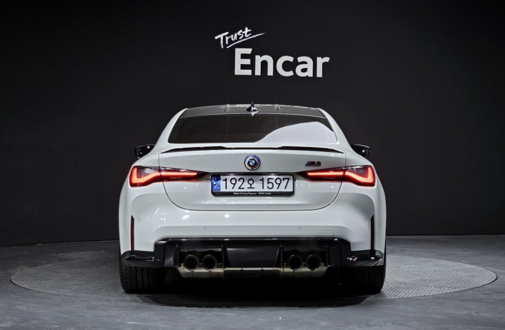 BMW M4 (G82)