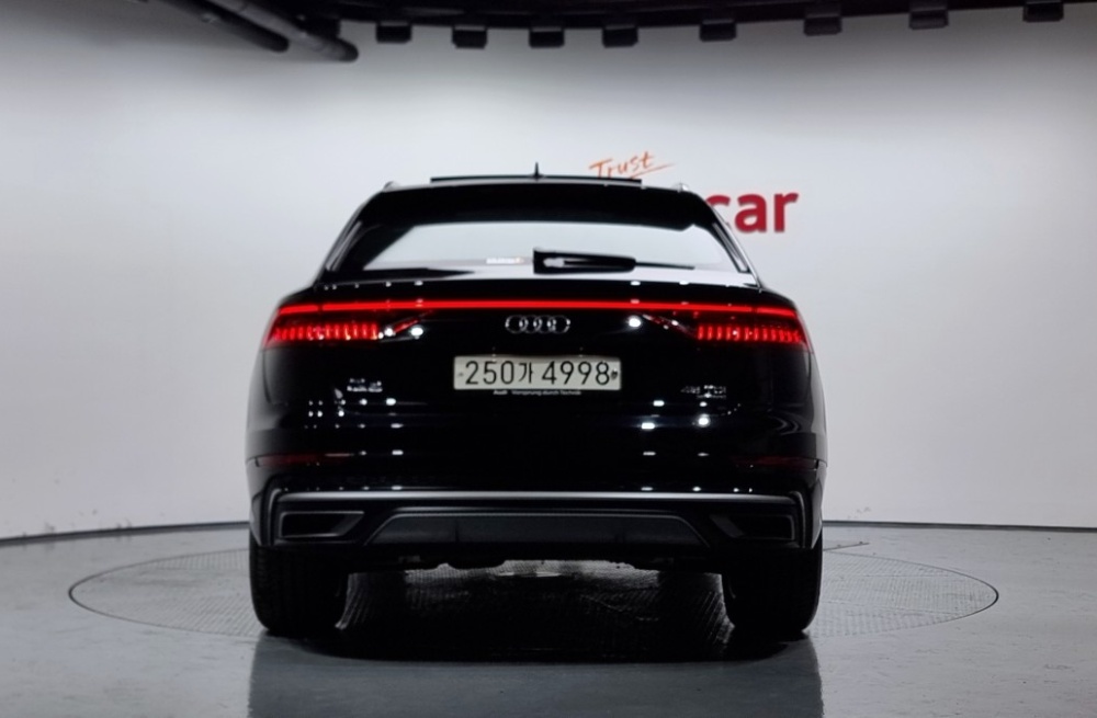 Audi Q8 (4M)