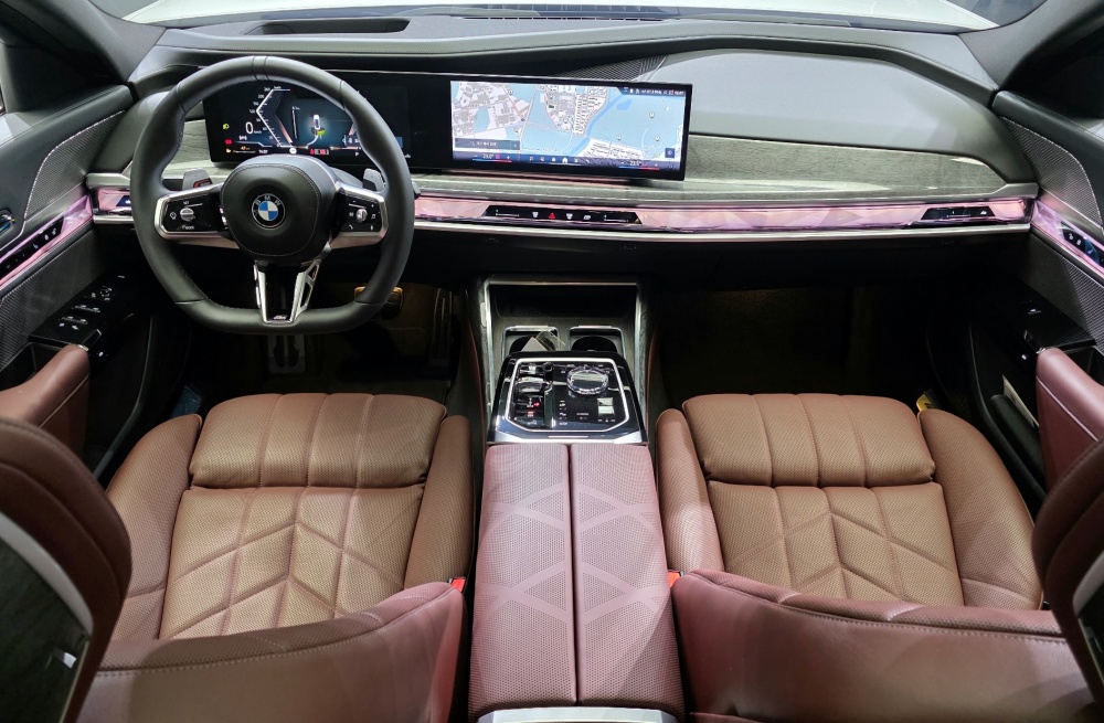 BMW 7 Series (G70)
